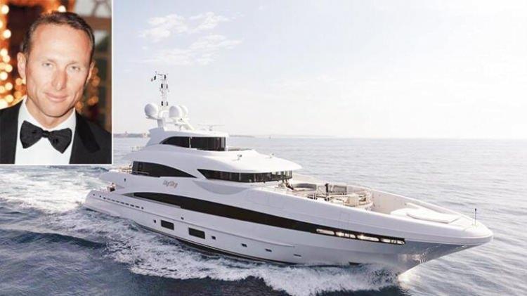 <p>Ayrıca tütün zengini Igor Kesaev’e ait 50 metrelik My Sky ve çelik sektöründeki Viktor Rasnikov’un 140 metrelik mega yatı Ocean Victory de Maldivler’de. </p>