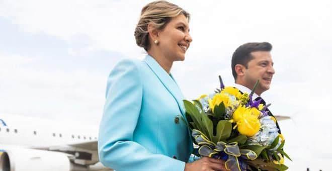<p>Ukrayna devlet başkanın eşi Olena Zelenska, Rusya işgaline karşı kocasının en büyük destekçisi oldu. Rusya tarafından öldürülme planları yapılan Olena, çocukları ile beraber sürekli kocasının yanında yer alarak hayatını tehlikeye atmayı göze alıyor.</p>

<p> </p>
