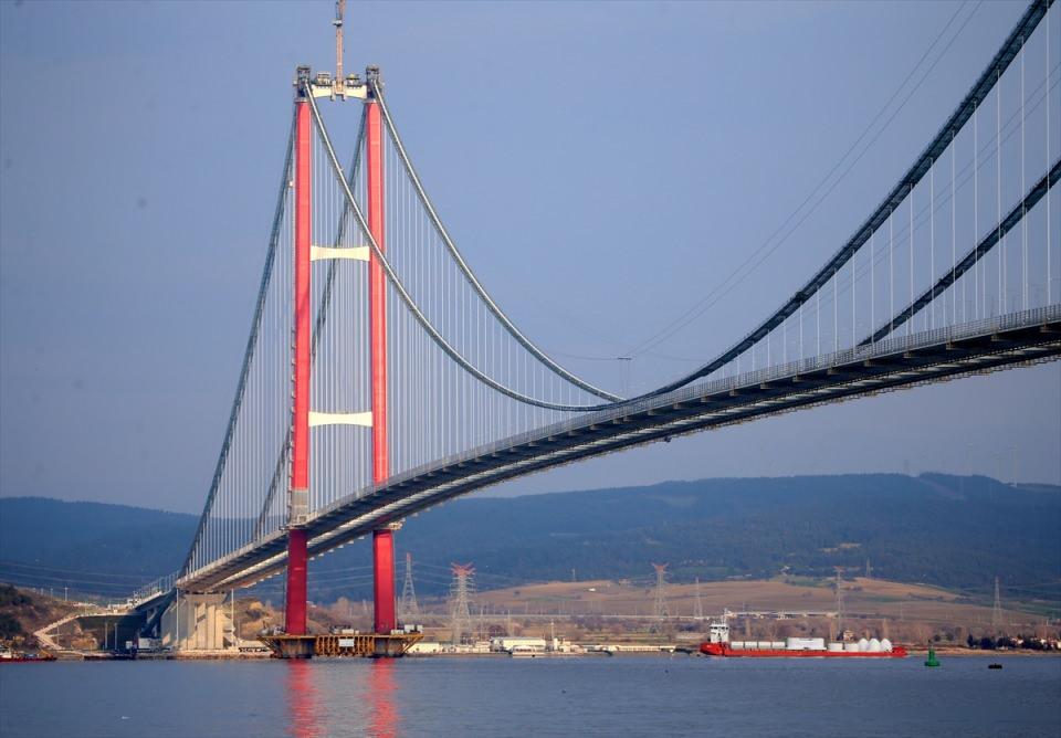<p>Bir kez daha dünyaya şunu ifade edeceğiz. Bu toprakları hem koruyoruz hem de ihya ediyoruz. 2 kıtayı birleştiriyoruz. </p>
