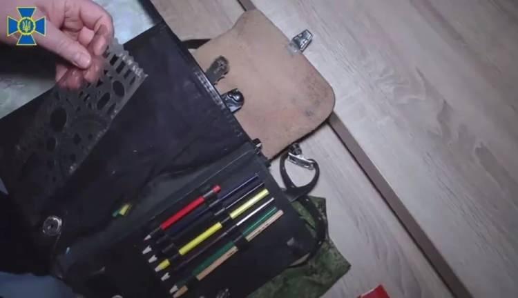 <p>Son olarak Ukrayna Silahlı Kuvvetleri, ele geçirilen Rus askelerinin çantasından çıkanları resmi Facebook sayfasında paylaştı.</p>

<p> </p>
