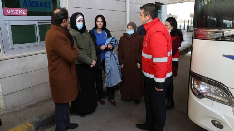 <p>Kırım Tatar Türklerini Edirne Vali Yardımcısı Ali Uysal, İl Göç İdaresi Müdürü Musa Aşılıoğlu ve yetkililer karşıladı.</p>
<p> </p>