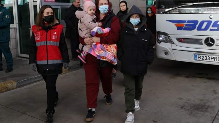 <p>Hanife Kurtseyit ise Türkiye gelmenin mutluluğunu yaşadıklarını ifade etti.</p>
<p> </p>