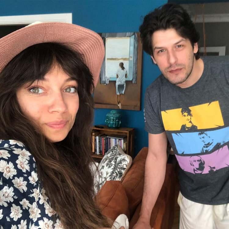 <p><strong>İzlenme rekorları kıran &ccedil;iftin son tatili ise kabusa d&ouml;nd&uuml;. Paris'e giden &ccedil;ift, &ouml;nce bir mağazada kartlarının bloke edilmesinden dolayı az bir miktarla turlarına devam ettiler.&nbsp;</strong></p>
