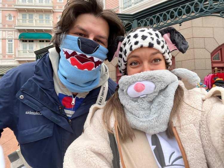 <p><strong>Ellerinde c&uuml;zi bir miktardaki parayı adama veren Ceyda Kasabalı, oyunu kaybetti. O sıra da şoke olan eşi Fırat Albayram, son paralarının da gittiğine dair video &ccedil;ekti.&nbsp;</strong></p>
