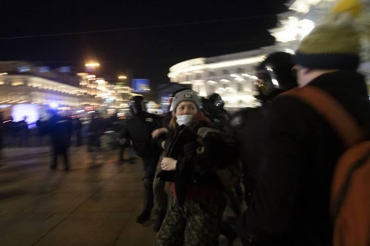 <p>Rusya’nın Ukrayna’ya 24 Şubat’ta saldırmasından bu yana ülke genelinde gösteriler devam ediyor.</p>
