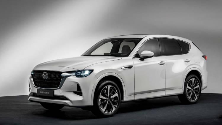 <p>Bunlardan ilki PHEV yani şarj edilebilir hibrit sistem olarak karşımıza çıkıyor ve 2.5 litre SkyActiv-G dört silindirli benzinli ünite, bir elektrik motoru ve 17.8 kWsa'lik batarya paketini bir araya getiriyor. </p>
