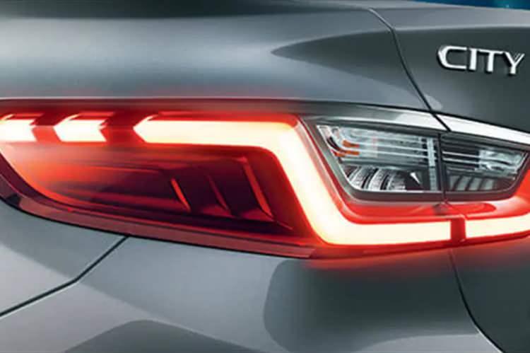 <p>Honda mühendisliği tarafından geliştirilen verimli i-VTEC motor ve konforlu CVT şanzımanı sayesinde, eşsiz bir güç ve yakıt tasarrufu sağlıyor.</p>