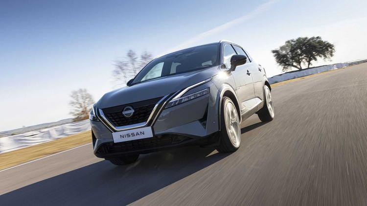 <p>Nissan'ın paylaştığı verilere göre 2022 Nissan Qashqai e-Power'ın karma yakıt tüketimi 100 kilometrede 5.3 litre. CO2 emisyonu ise 119 gr/km olarak açıklandı.</p>