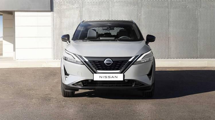 <p>e-Power sistemi hakkında bilgiler paylaşan Nissan, araçta kullanılan üç silindirli 1.5 litre turbo benzinli ünitenin tek başına 156 beygir güç ürettiğini, ancak bu gücün tekerleklere doğrudan ulaşmadığını belirtiyor. </p>
