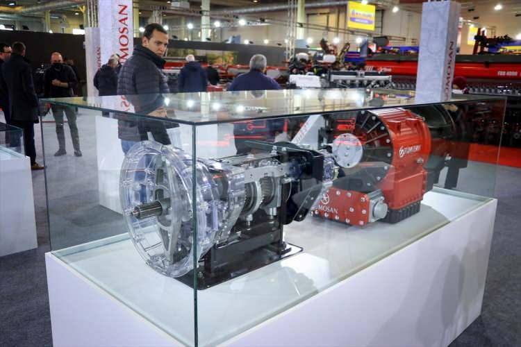 <p>Tosun, 2023'ün başında seri üretime geçmiş olacaklarını belirterek, 2023'ten sonra 530 beygir ve altı güçlerde Türk Silahlı Kuvvetleri envanterinde olan birçok zırhlı araçta TÜMOSAN motorunun görülebileceğini ifade etti.</p>
<p> </p>
