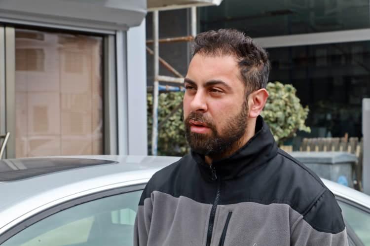 <p>Aracın bagajında, içerisinde 5 bin eurosu (78 bin TL) ve pasaportlarının bulunduğu çantası çalınan baba, “Son paramdı, evi genişletmek için ve çocuklarımın masraflarına kullanacaktım. Allah’ından bulsunlar” diyerek hırsıza seslendi. </p>
