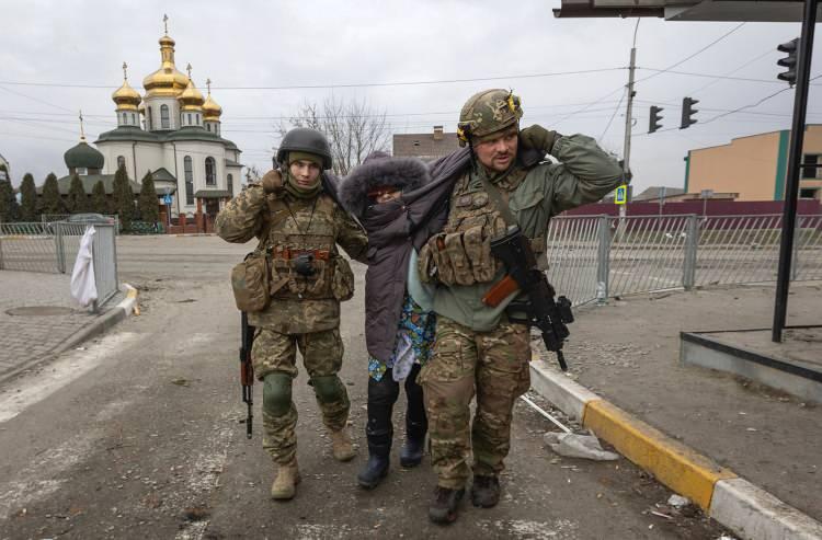 <p><strong>Diğer ülkelere mülteci olarak giden Ukraynalılar şimdilerde hem barınma hem de beslenme sorunları yaşarken sosyal medyada Putin'in kızı olduğu iddia edilen Luiza kendi sosyal meyda hesabında "Sığınakta mı oturuyorsunuz? Fare gibi mi?" paylaşımlarında bulundu. </strong></p>
