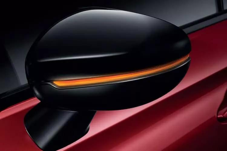 <p>LED Ön Sis Farları<br />
<br />
Honda City, özellikle uzun yolda güvenlik desteği sağlayan LED Ön Sis farları ile en yoğun siste bile görüşünüzün açık kalmasını sağlıyor.</p>