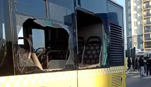 <p>19 Şubat'ta İstanbul Güngören'de park halindeki araca çarpan İETT otobüsündeki yolcu, camdan fırlayarak ağır yaralandı.</p>
<p> </p>