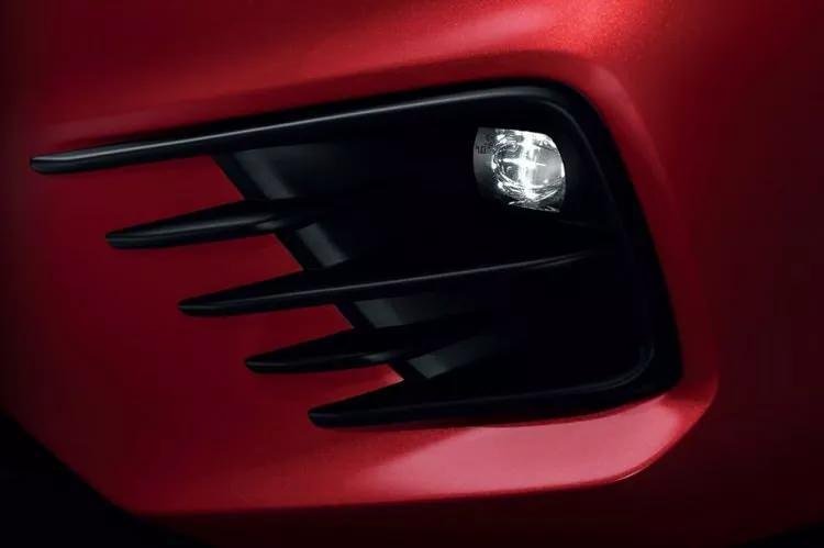 <p>Alüminyum Alaşım Jantlar<br />
<br />
Honda City, zevkinize göre düşünülen çift renkli elmas kesim, alüminyum alaşımlı ve sportif 16” jantları ile göz alıcı detaylara yer veriyor.</p>