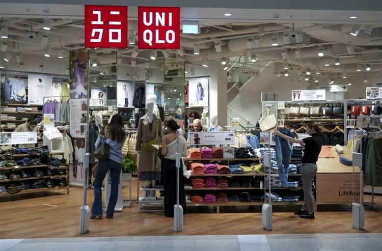 <p>Şirketin eşantiyon olarak dağıttığı bardaklar da internet sitelerinde 50 dolara satışa çıkarıldı. Bazı ilanların sitelerden hızlı bir şekilde silinmesi de dikkati çekiyor.</p>