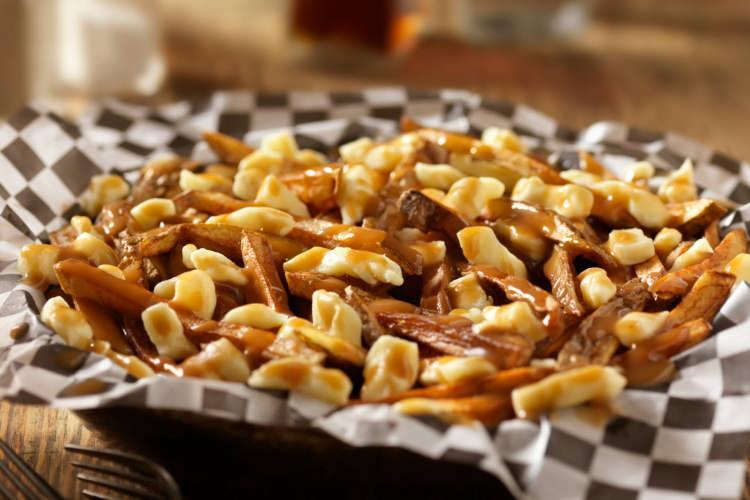 <p><strong>RESTORANA TEHDİT</strong><br />
<br />
Fransa'da şubeleri olan Maison de la Poutine (Poutine'nin Evi) adlı restoran da savaşın başlamasının ardından tehdit edildiklerini 3 Mart'ta bildirdi.</p>

