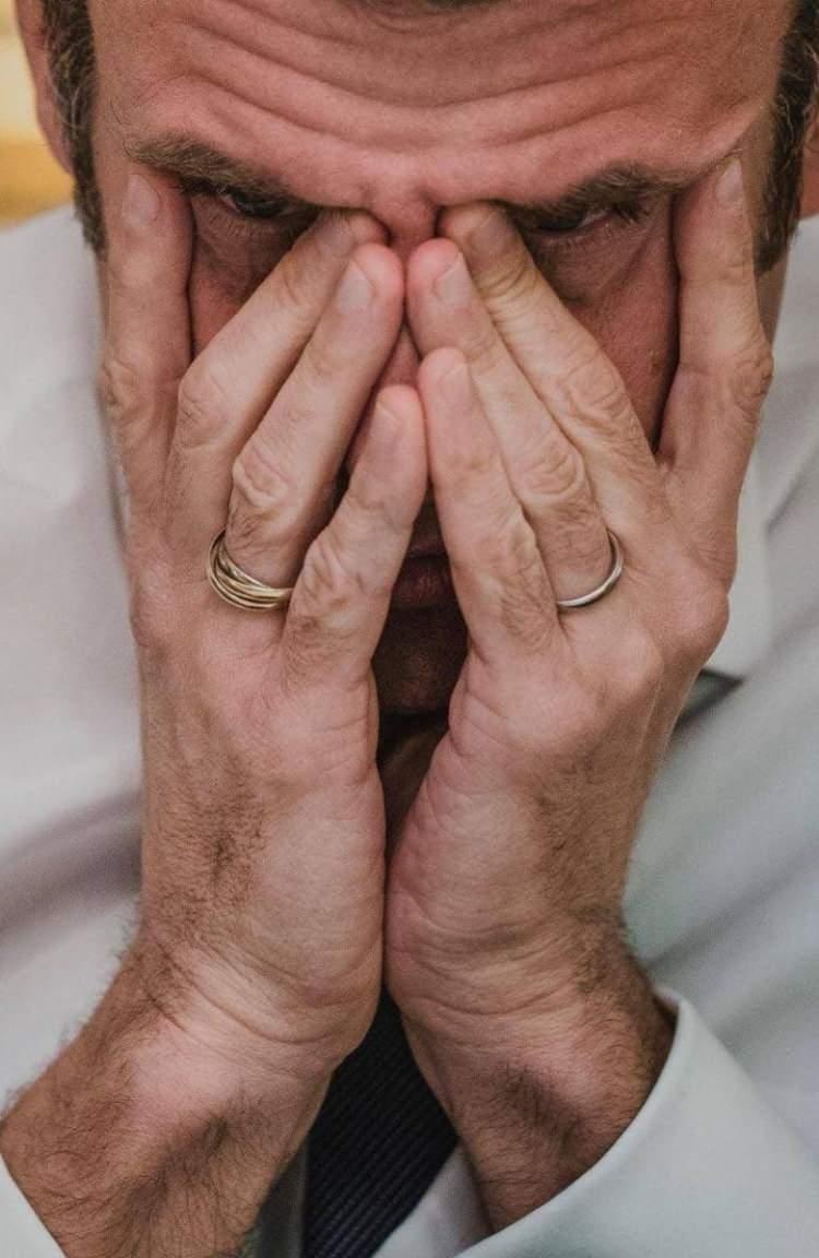<p>Sosyal medyada da paylaşılan görüntülerle ilgili <em><strong>"Hayal kırıklığı ortada"</strong></em>,<em><strong> "Bir fotoğraf, kelimelerden daha yüksek sesle konuşabilir" </strong></em>ifadeleri kullanıldı.</p>

<p> </p>
