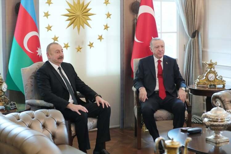 <p>Günübirlik çalışma ziyareti kapsamında Ankara'ya gelen Azerbaycan Cumhurbaşkanı İlham Aliyev, Cumhurbaşkanı Recep Tayyip Erdoğan ile Çankaya Köşkü'nde bir araya geldi.</p>

<p> </p>
