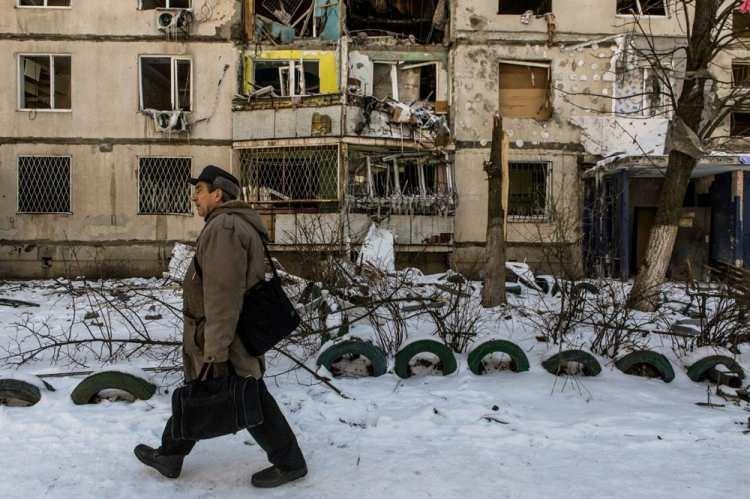<p>Kentte bombalar nedeniyle birçok bina hasar gördü ve yaşanılmaz hale geldi.</p>
