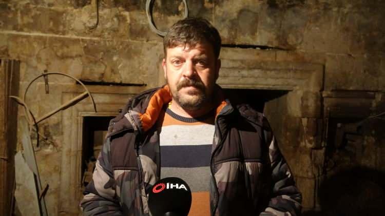 <p>Mor Yuhanna Kilisesi içinde güneşe tapanlar, Keldaniler, Ermeniler ve Yahudilerin ibadet ettiğini söyleyen mülk sahibi Murat Tekcan, “Burası bir sinagog, bir havra olmuş. Burada çeşit çeşit dinler ibadet etmiş. Biz burayı kilise binası olarak satıyoruz. Kilise değil, kilise binası. Çünkü burayı biz marangozhane olarak kullandık. Daha önce de burada ibadet edilmiş ama ben burada ibadet edildiği zamanları hatırlamıyorum</p>