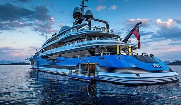 <p>2014 yılında ''Motoryat'' kategorisinde birinci olan Madame Gu, Dubai'de seyir halinde. Yat, çelik devi olan Duma üyesi Andrei Skoch'a ait. Skoch'un 7 milyar dolarlık serveti olduğuna inanılıyor</p>

<p> </p>
