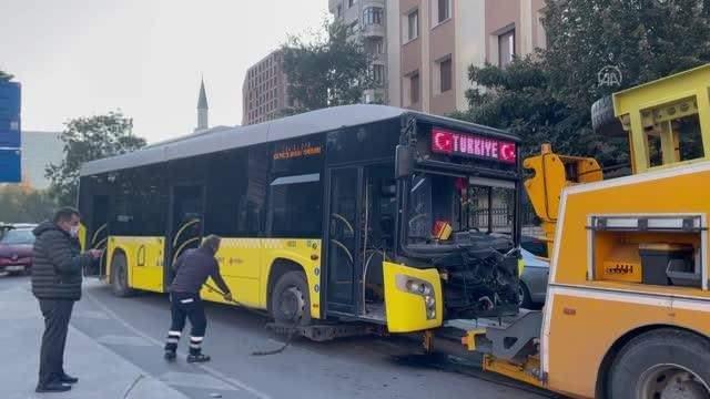 <p>20 Ekim'de Bayrampaşa'da İETT otobüsüyle bir otomobilin çarpıştığı kazada 7 kişi yaralandı.</p>
