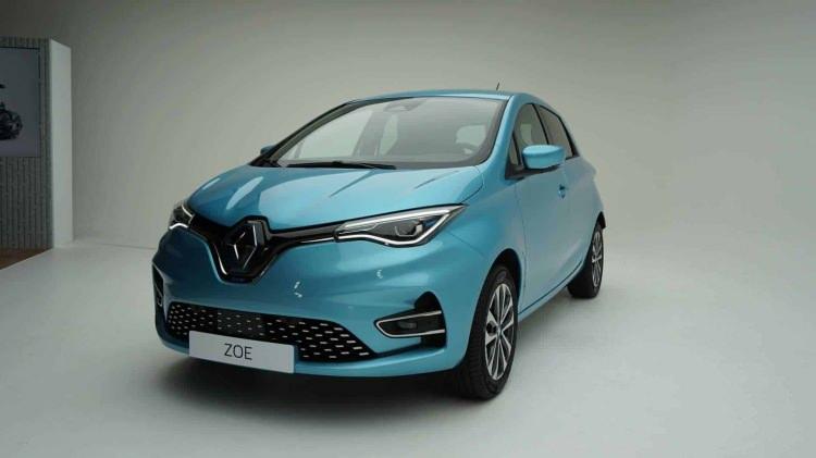 <p><strong>Renault ZOE</strong></p>

<p>Mart ayında açıklanan fiyat listesine baktığımızda ZOE'nin 2021 model yılı olarak <strong>570.000 TL</strong> olduğunu görüyoruz.</p>

<p> </p>
