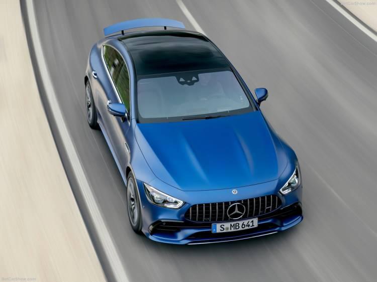 <p>2021'deki yenileme operasyonu geçiren Mercedes-AMG GT 4-Kapı Coupe Türkiye pazarına giriş yapıyor.</p>
<p> </p>
<p> </p>