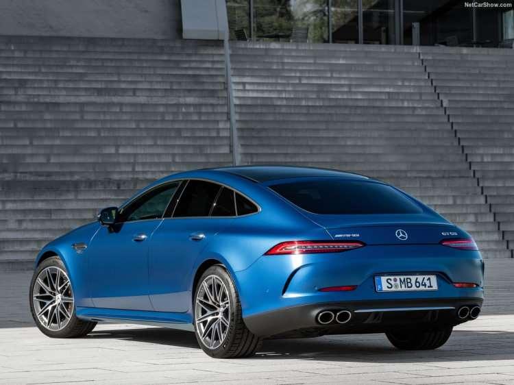 <p>639 (+204) HP ile serinin en güçlü modeli olan Mercedes-AMG GT 63 S E Performance’da hibrit teknolojisi, V8 performansıyla buluşuyor.</p>