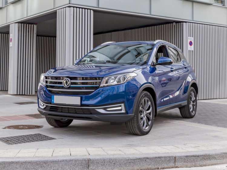 <p><strong>Seres 3</strong></p>
<p>Türkiye'de satılan bir başka Çinli model de Seres 3. Elektrikli SUV'da 161 beygir güç ve 310 Nm tork sunan bir elektrik motoru bulunuyor.</p>