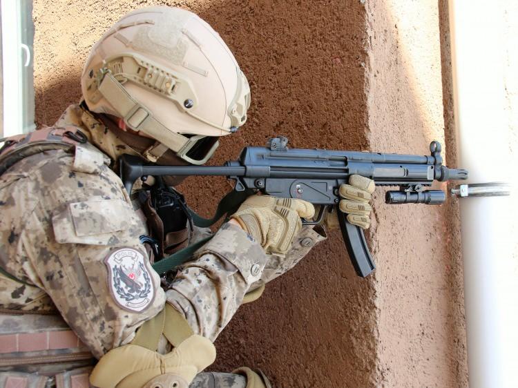 <p>Fiziki ve teknik olarak yetiştirildikten sonra da görev alanlarına gönderiyoruz” şeklinde konuştu.</p>
