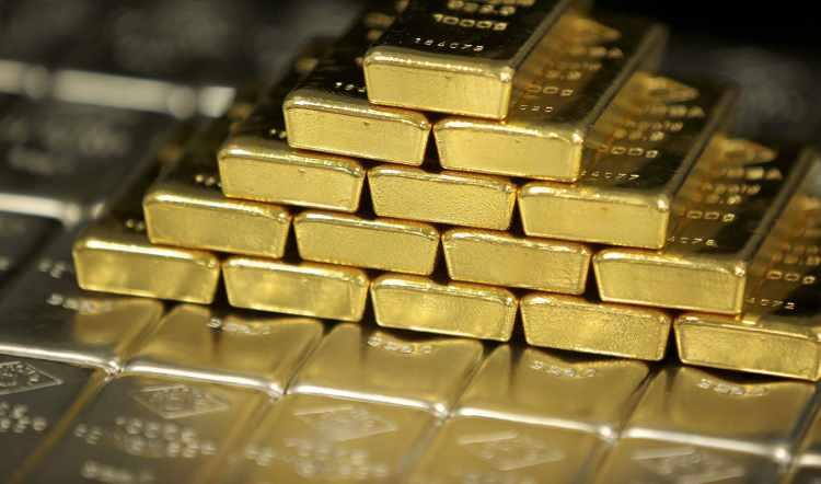 <p>Gram altın sabah saatlerinde  959 liradan işlem görürken çeyrek altın  1536 lira alış ve 1570 lira satış fiyatı üzerinden işlem gördü. Cumhuriyet altını ise 6 bin 148 TL alış ve 6 bin 264 TL satış fiyatıyla işlem gördü.</p>
