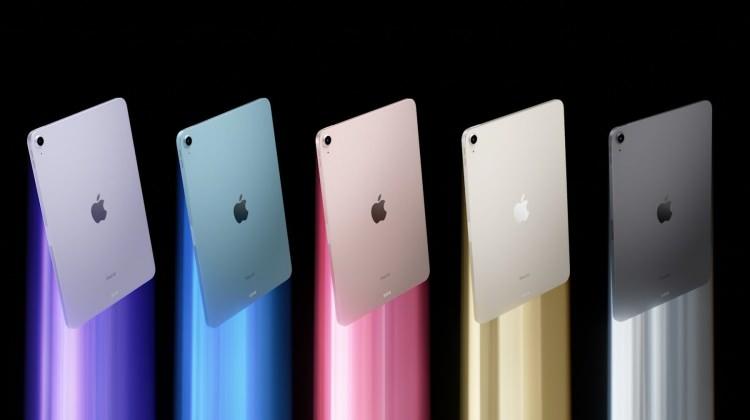 <p>Yeni iPad Air'i beş renkle geldi.<br />
<br />
Uzay Grisi, Yıldız Işığı, Pembe, Mor ve Mavi.<br />
 </p>
