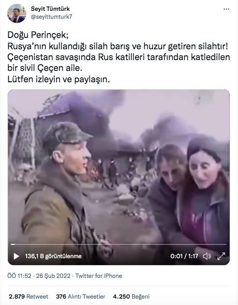 <p>Sosyal medyada paylaşılan bir videonun Çeçenistan savaşında Rus askerleri tarafından öldürülen bir aileyi gösterdiği iddia edildi. Videoda silahlı askerin yaşanan kısa bir tartışmanın ardından bir adamı öldürdüğü görülebiliyor.</p>

<p> </p>
