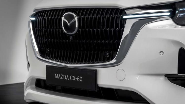 <p>Mazda'nın crossover rüzgarı yeni CX-60 ile esmeye devam ediyor. Avrupa, Japonya ve Avustralya pazarları için tanıtılan yeni <strong>2022 Mazda CX-60</strong>, yeni platformu ve bolca motor seçeneğiyle dikkat çekiyor.</p>

<p> </p>
