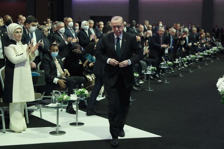 <p>Cumhurbaşkanı Recep Tayyip Erdoğan'ın himayesinde ve Dışişleri Bakanı Mevlüt Çavuşoğlu'nun ev sahipliğinde ikinci kez Antalya'da düzenlenen Antalya Diplomasi Forumu (ADF) başladı.</p>

<p> </p>
