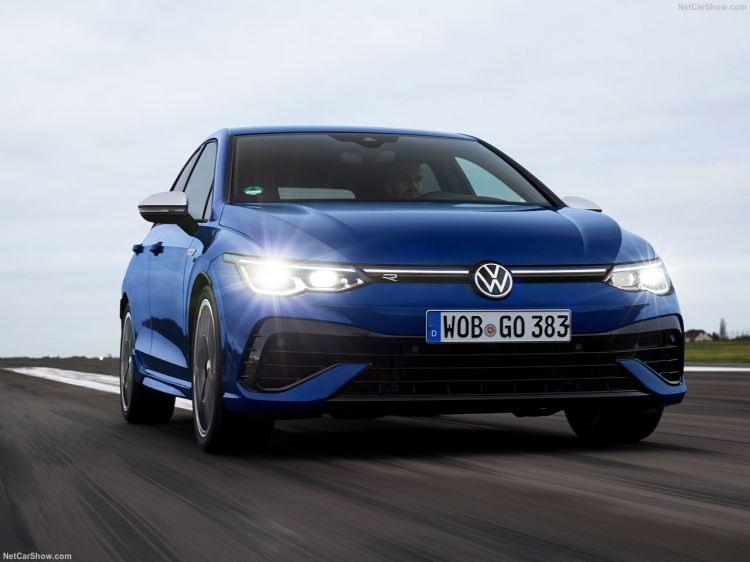 <p>Yeni Golf R T&uuml;rkiye'de 1 milyon 451 bin 300 TL'den satışa sunuldu.</p>
