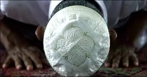 <p>Rızık isteyen yok mu, ona rızık vereyim, hastalığından şifa isteyen yok mu ona şifa vereyim.</p>
