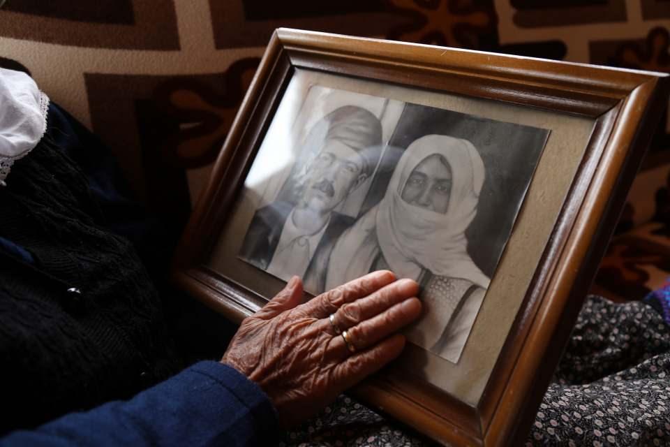 <p>Yüzbaşının yanına gidip potinim yok demiş. Yüzbaşı da demiş ki, git o gavuru vur, potinlerini de giy. Ben de gittim buldum, vurdum, giydim ayaklarıma geldim dedim ki Yüzbaşım giydim geldim dedi. </p>
