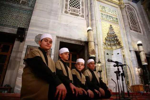 <p>Ey yüceler yücesi! Efendimiz Hazreti Muhammed'e, Muallâ aile efradına ve bütün ashab-ı güzînine salât u selam ederek bunları Senden dileniyoruz; dualarımızı kabul buyur ya rabbi! Amin amin amin!</p>
<p> </p>
<p> </p>
