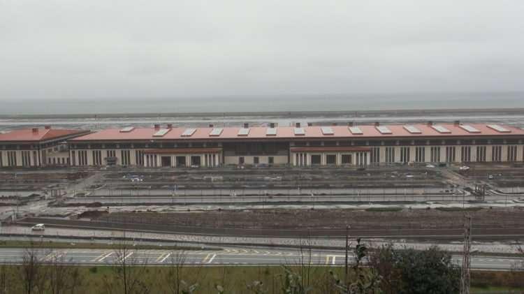 <p>Hizmet neredeyse kapımızın önüne geldi. Otobüse biner gibi uçağa bineceğiz. Uçak seslerini duydukça bunu da gördük, diye şükredeceğiz” dedi. </p>

<p> </p>
