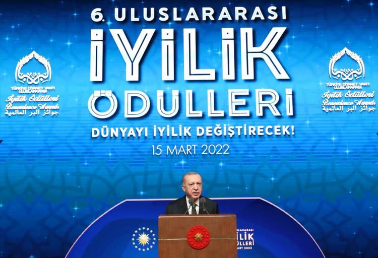 <p>Cumhurbaşkanı Recep Tayyip Erdoğan, Beştepe Millet Kongre ve Kültür Merkezi'nde "Uluslararası İyilik Ödülleri" programına katıldı.</p>

<p> </p>
