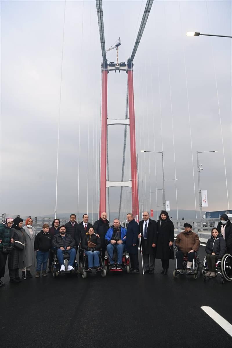 <p>Ulaştırma ve Altyapı Bakanı Adil Karaismailoğlu, yarın Cumhurbaşkanı Recep Tayyip Erdoğan’ın katılımıyla açılışı yapılacak olan 1915 Çanakkale Köprüsü’nde, Türkiye’nin farklı illerinden gelen görme ve bedensel engelli vatandaşlarla köprünün ortasına kadar yürüdü.<br />
 </p>
