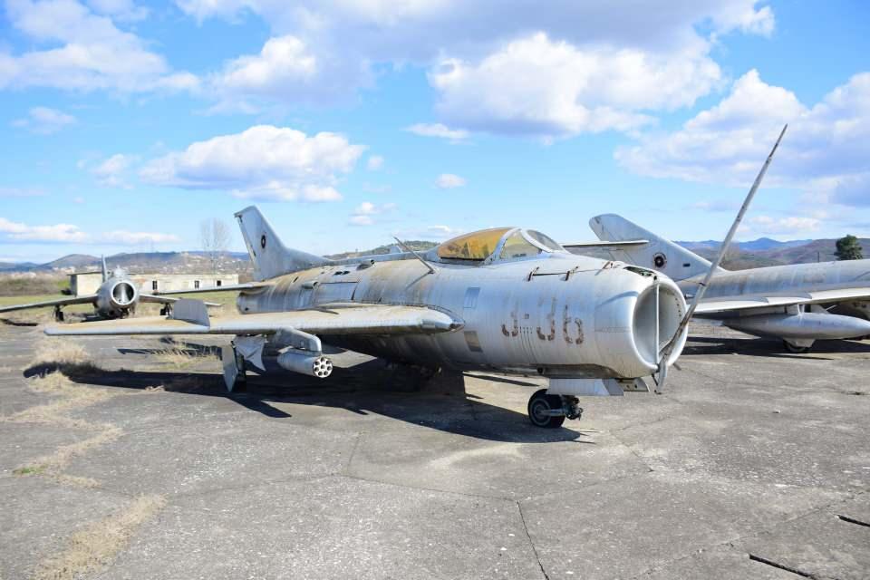 <p>NATO, kuruluşunun 70'inci yıl dönümü nedeniyle 2019'da Arnavutluk'ta bir hava taktik üssü inşa etme kararı aldı.</p>
<p> </p>