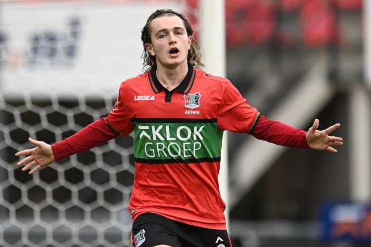 <p>Ali Akman | NEC Nijmegen<br />
<br />
Hollanda Eredivisie`nin 26. haftasında NEC Nijmegen, deplasmanda Groningen`e 4-3 yenildi. Maça ilk 11`de başlayan ve 82 dakika sahada kalan genç milli forvet Ali Akman, takımının ilk golünü kaydetti.</p>
