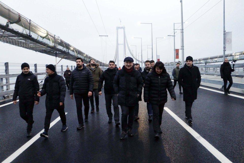 <p>O yüzden çok sabırsızlanıyoruz. Şu anda köprünün tam ortasındayız ve gün doğumunu köprünün ortasında karşıladık. </p>