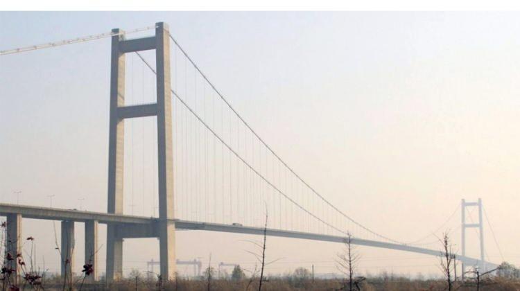 <p><strong>9. Runyang Köprüsü (Çin)</strong></p>

<p>Runyang Köprüsü, ana açıklığı 1.490 metre (4.888 ft) olan bir asma köprüdür . 2005 yılında tamamlanmasının ardından, dünyanın en uzun dokuzuncu ve Çin'in ise en büyük dördüncü köprüsüdür.</p>
