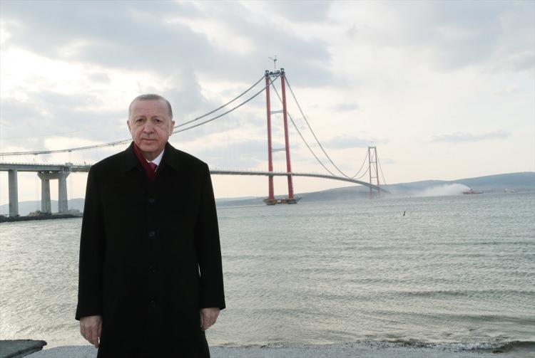<p>Cumhurbaşkanı Recep Tayyip Erdoğan, Çanakkale Köprüsü ve Malkara-Çanakkale Otoyolu'nun açılışını yaptı.</p>
