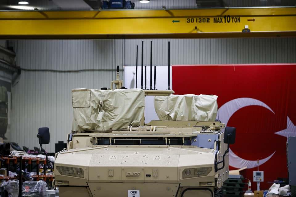 <p>Özellikle asimetrik tehlikelerin artmasıyla birlikte gerek 105, gerekse 120'lik kuleli MT ihtiyacı doğabilir. Böyle bir araca önümüzdeki 5 ila 10 yıl içinde mutlaka daha fazla dikkat verileceği ve bir projelendirme olabileceği konusunda öngörülerimiz var." dedi.</p>